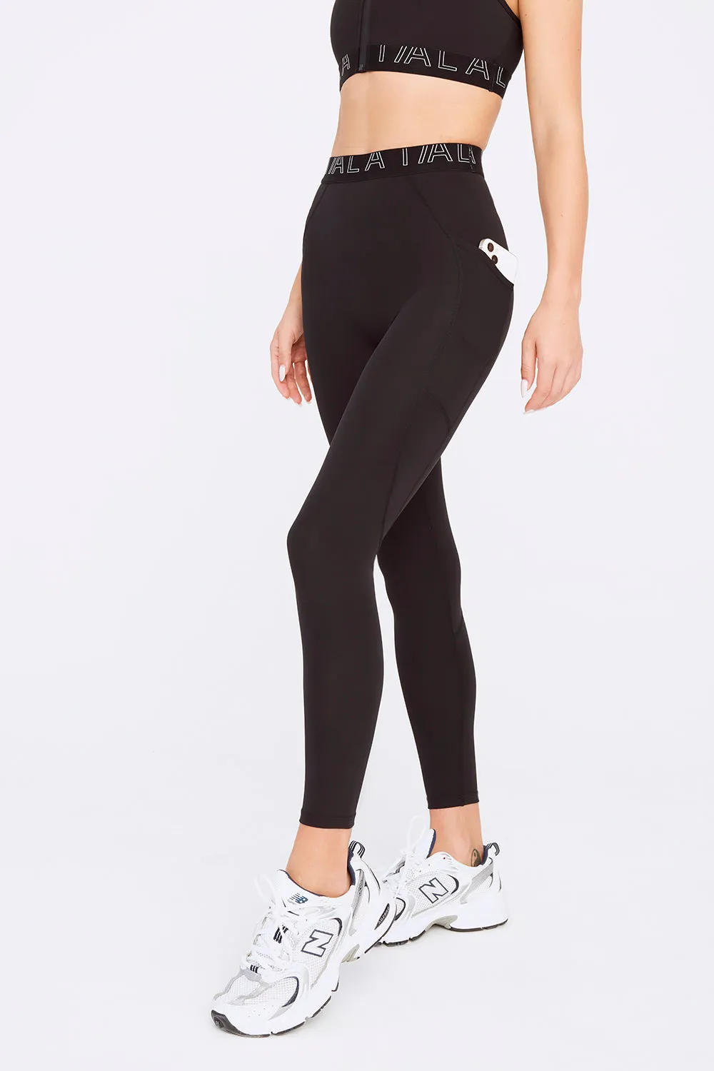 FORMTECH SIDE POCKET RUNNING LEGGING- BLACK